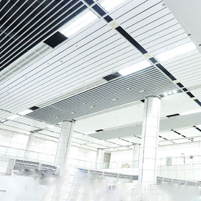 G shaped linear ceiling